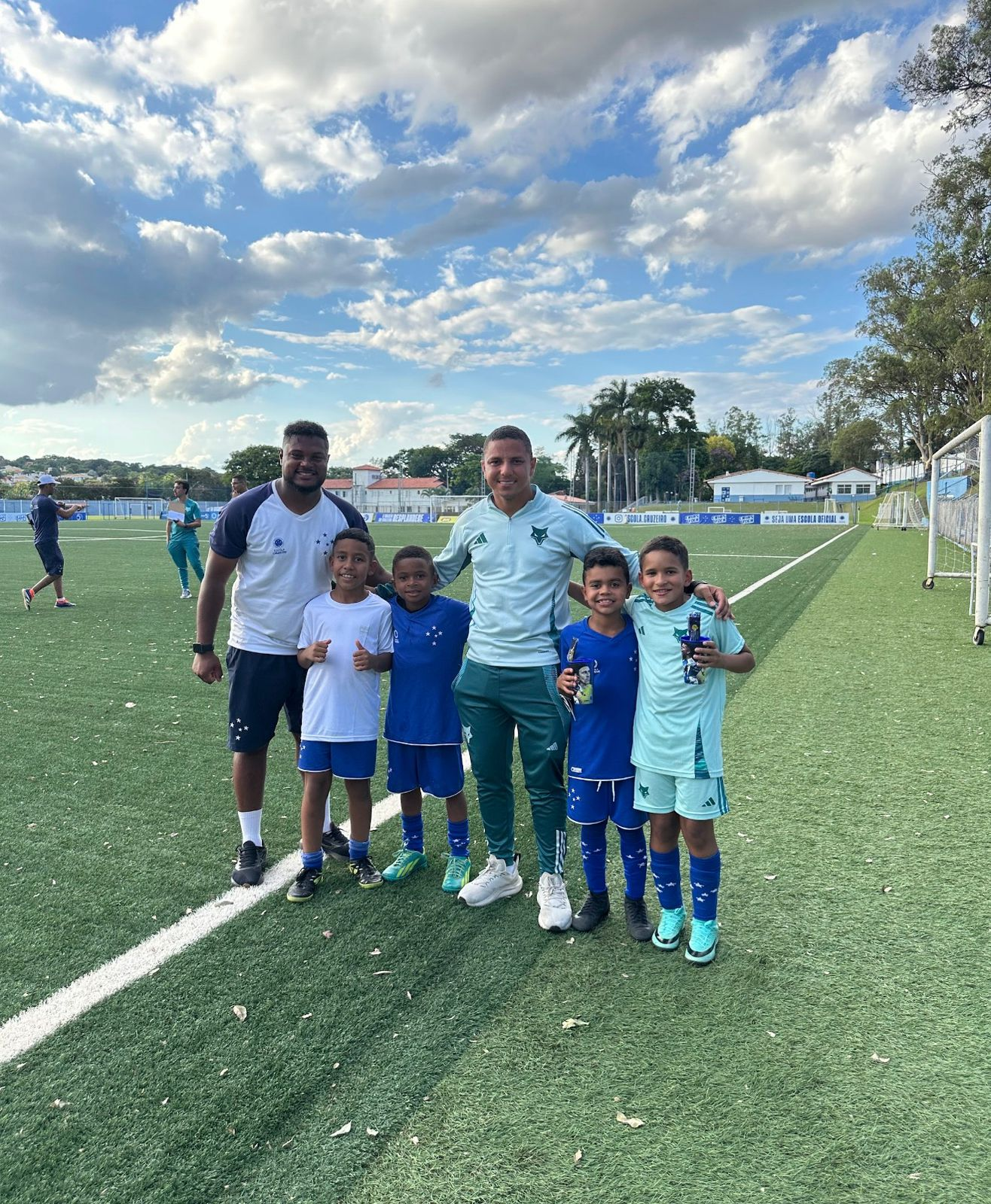 Alunos e equipe em vivência na Toca da Raposa